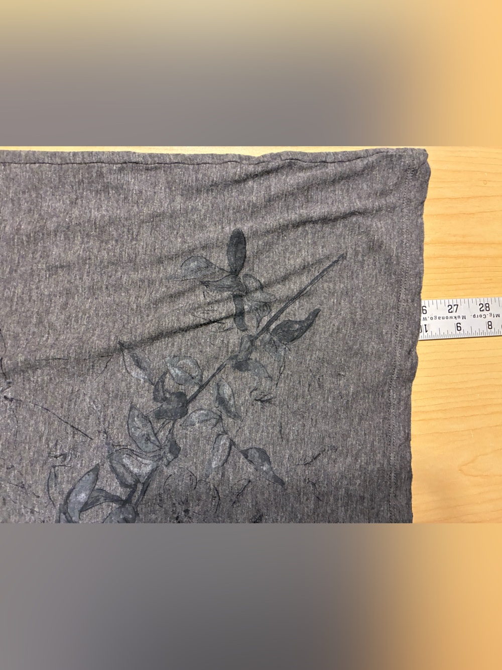Y2K Lucky Brand Monochrome Floral Graphic V-Neck Tee Heather Gray Medium - Picture 6 of 6